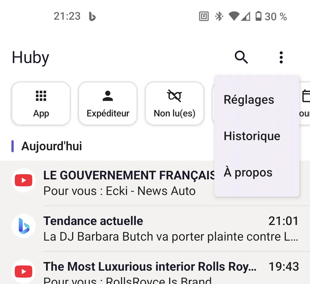 Menu ⋮ ouvert (Réglages / Historique / À propos)